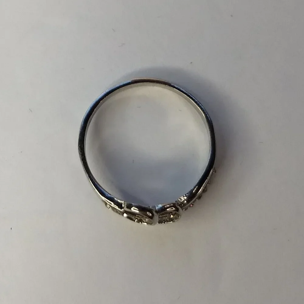 Double Swirl Silver Tone Clear Stone Ring Unmarked Size 8.5 Minimalist Preppy